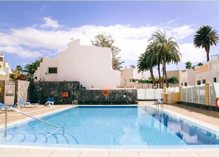 Quiet Duplex Close To The